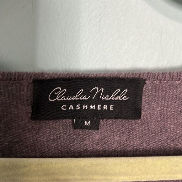 Claudia Nichole V Neck Cashmere Sweater - Picture 5 of 8